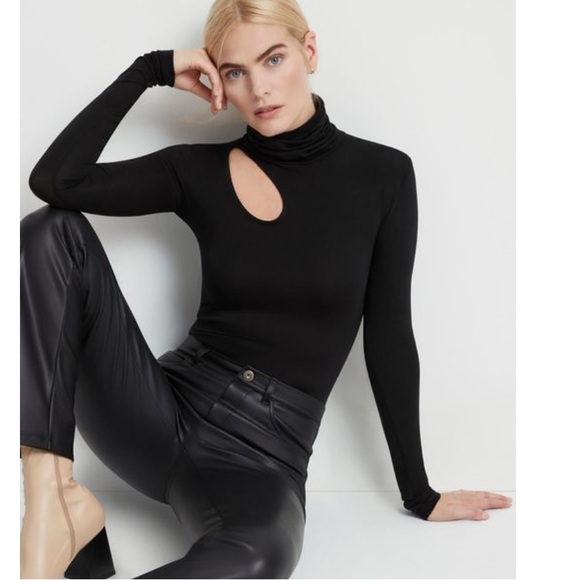 Marcella NYC Eli Top
Black 
Size L - Picture 4 of 4